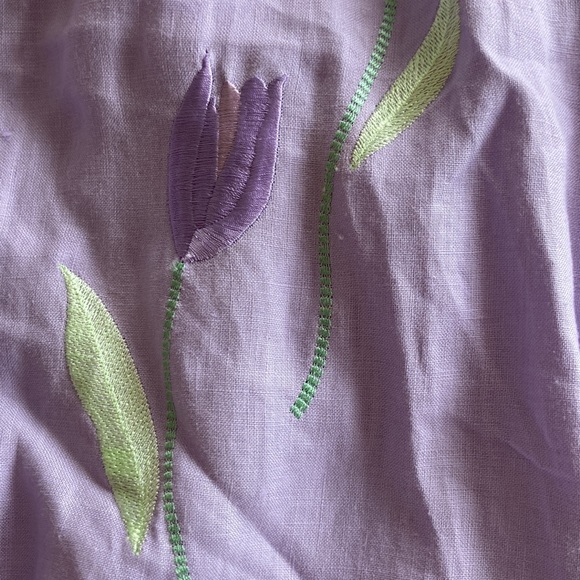 🛍️🛍️ 3 for $5. NWT Beautiful embroidered top - Picture 9 of 9